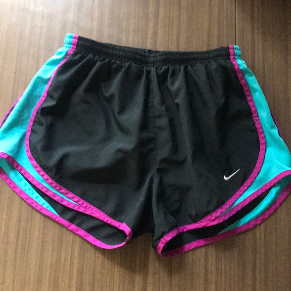 Nike athletic shorts women's medium
